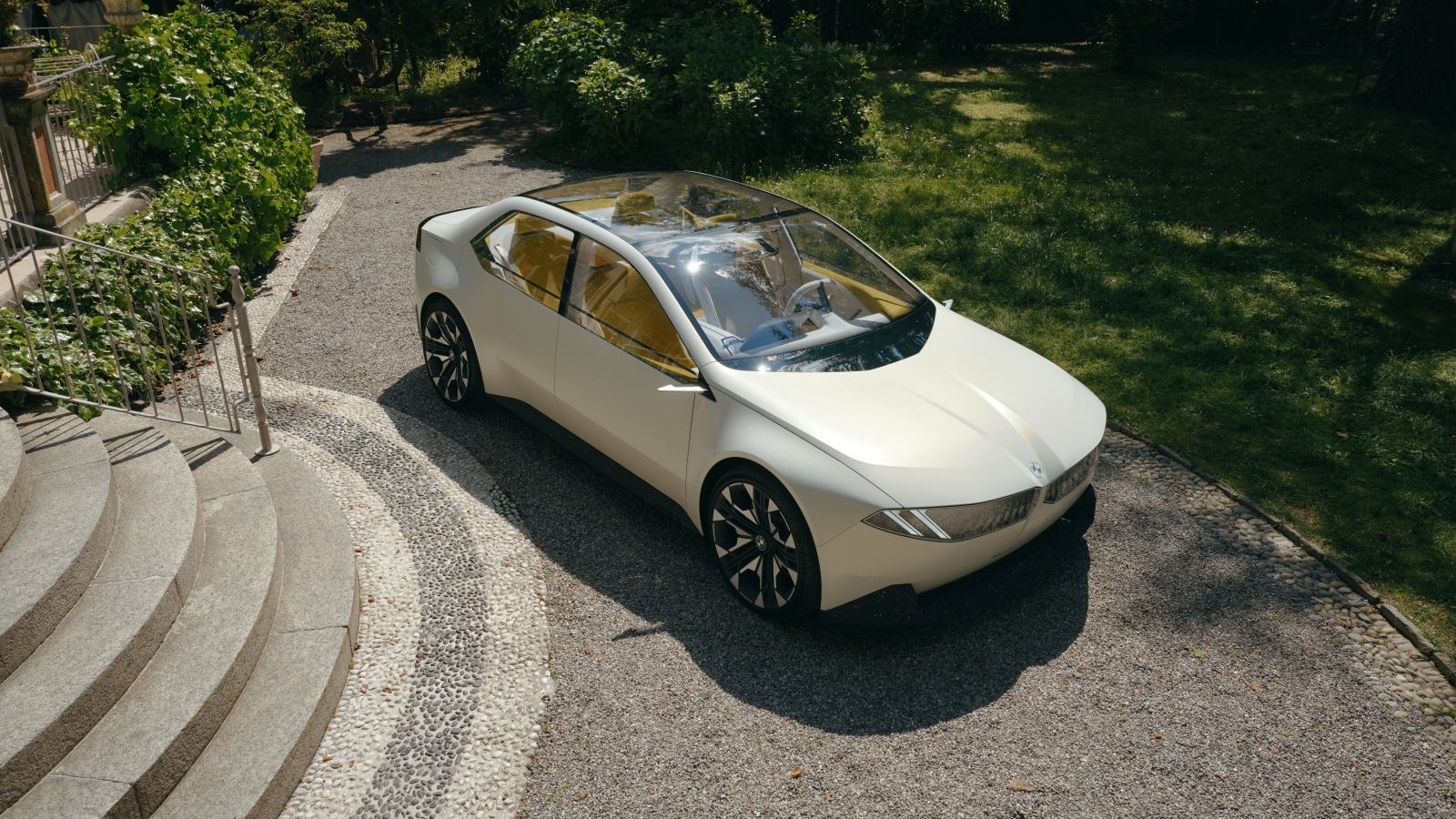 Вид сверху на новый автомобиль BMW Vision Neue Klasse