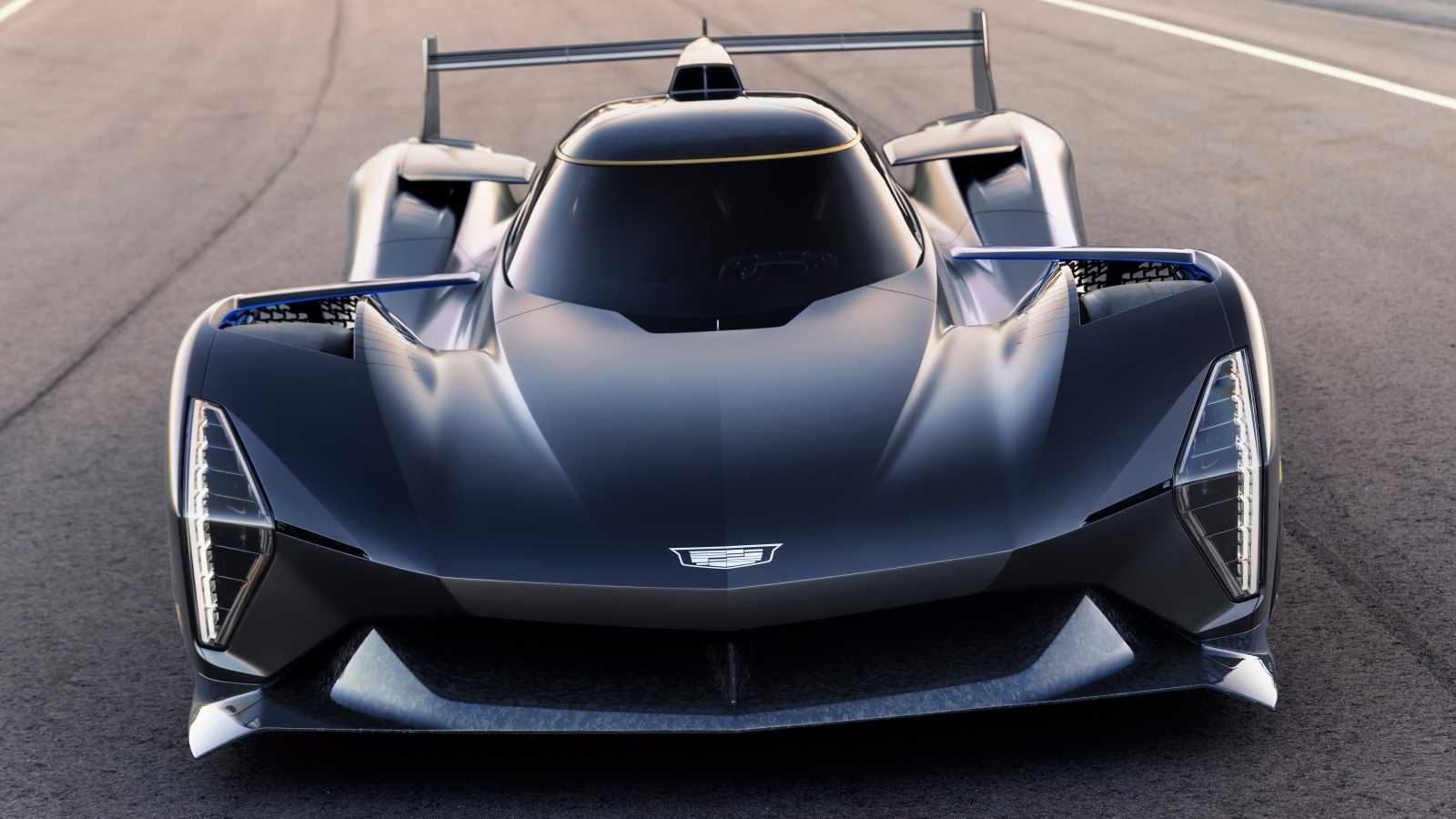 Автомобиль Cadillac Project GTP вид спереди