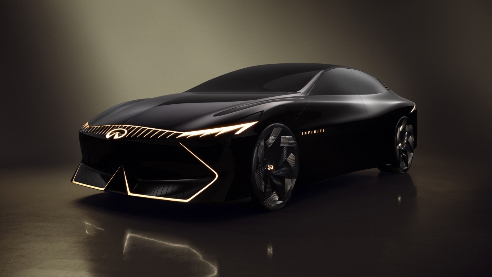Черный автомобиль Infiniti Vision Qe 2023 года