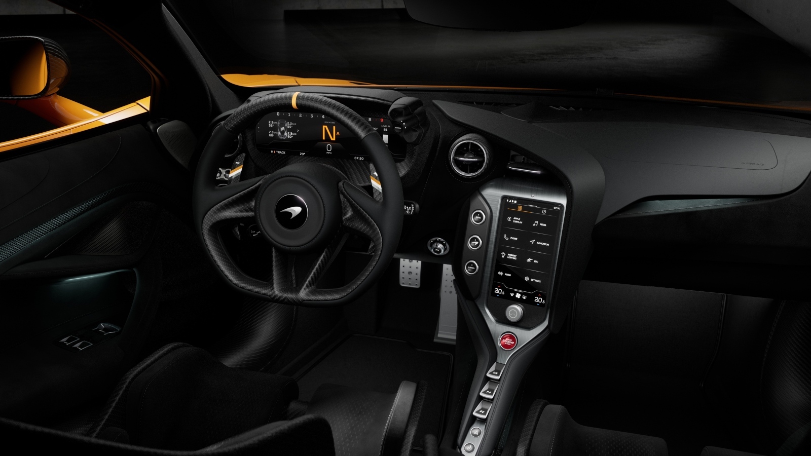 Черный салон автомобиля McLaren 750S 60th Anniversary Edition