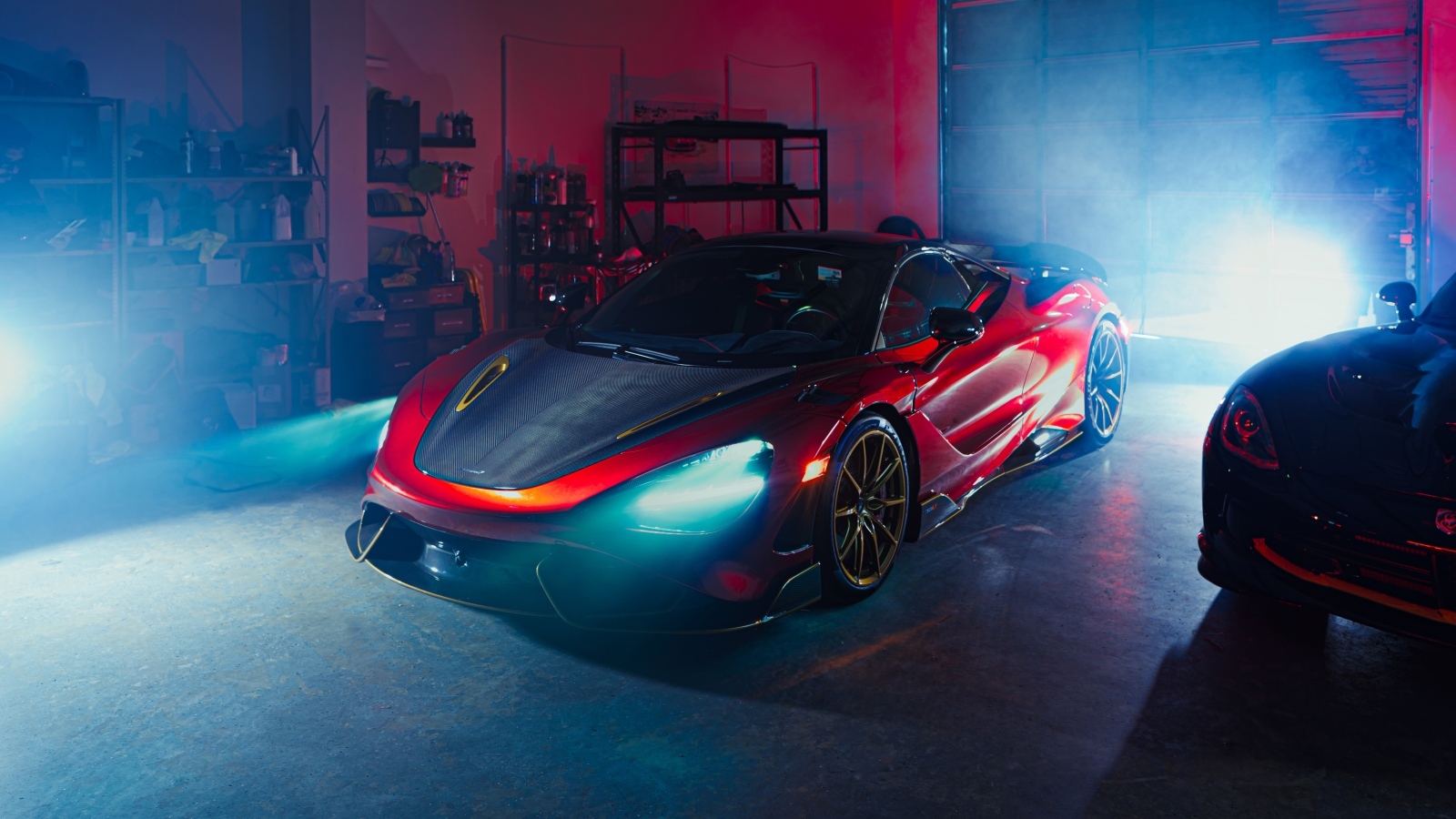 Быстрый автомобиль McLaren 765LT Spider