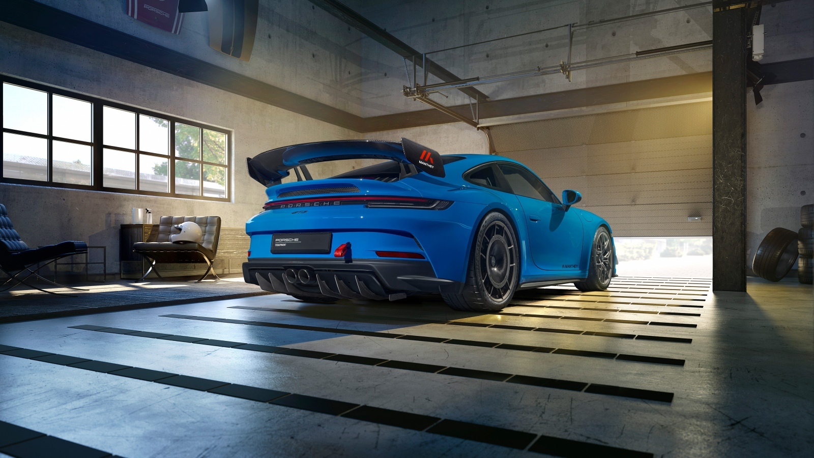Автомобиль Porsche 911 GT3 вид сзади
