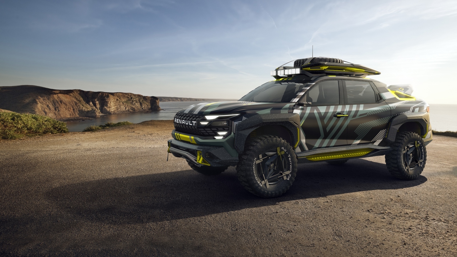 Внедорожник Renault Niagara  у моря