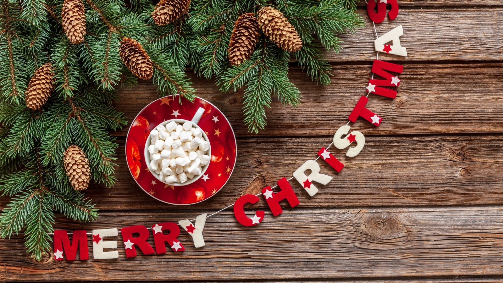 Открытка на Рождество с еловыми ветками