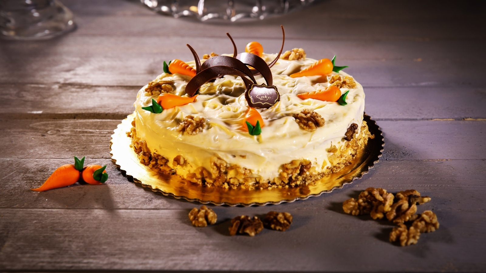 Морковный пирог с грецкими орехами