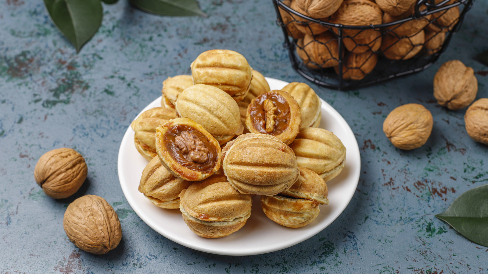 Печенье орешки со сгущенным молоком