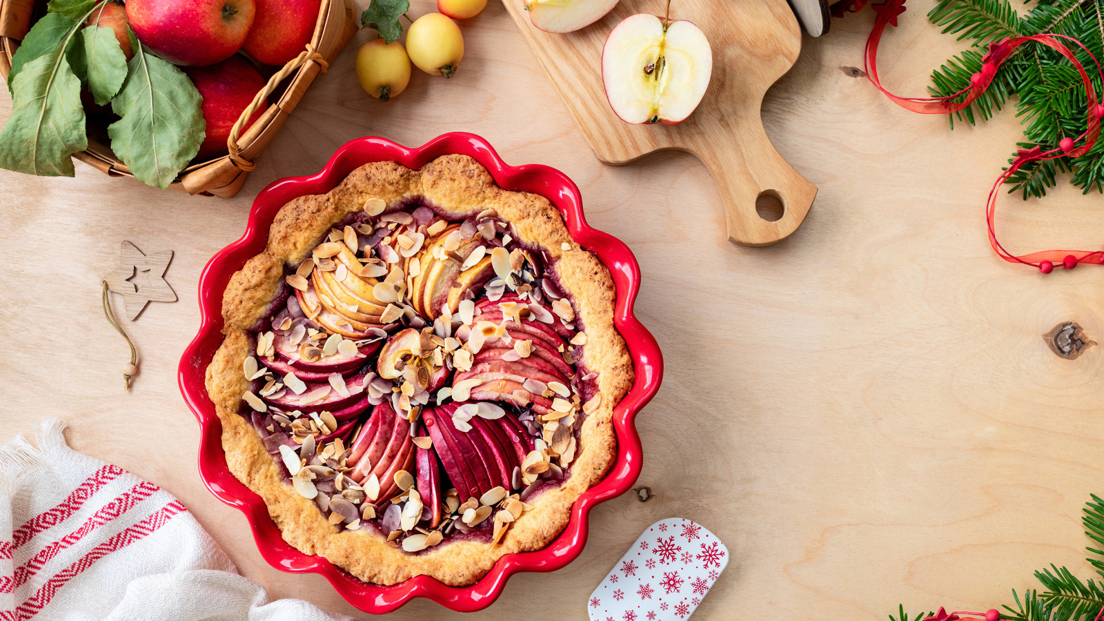 Вкусный пирог с яблоками в форме