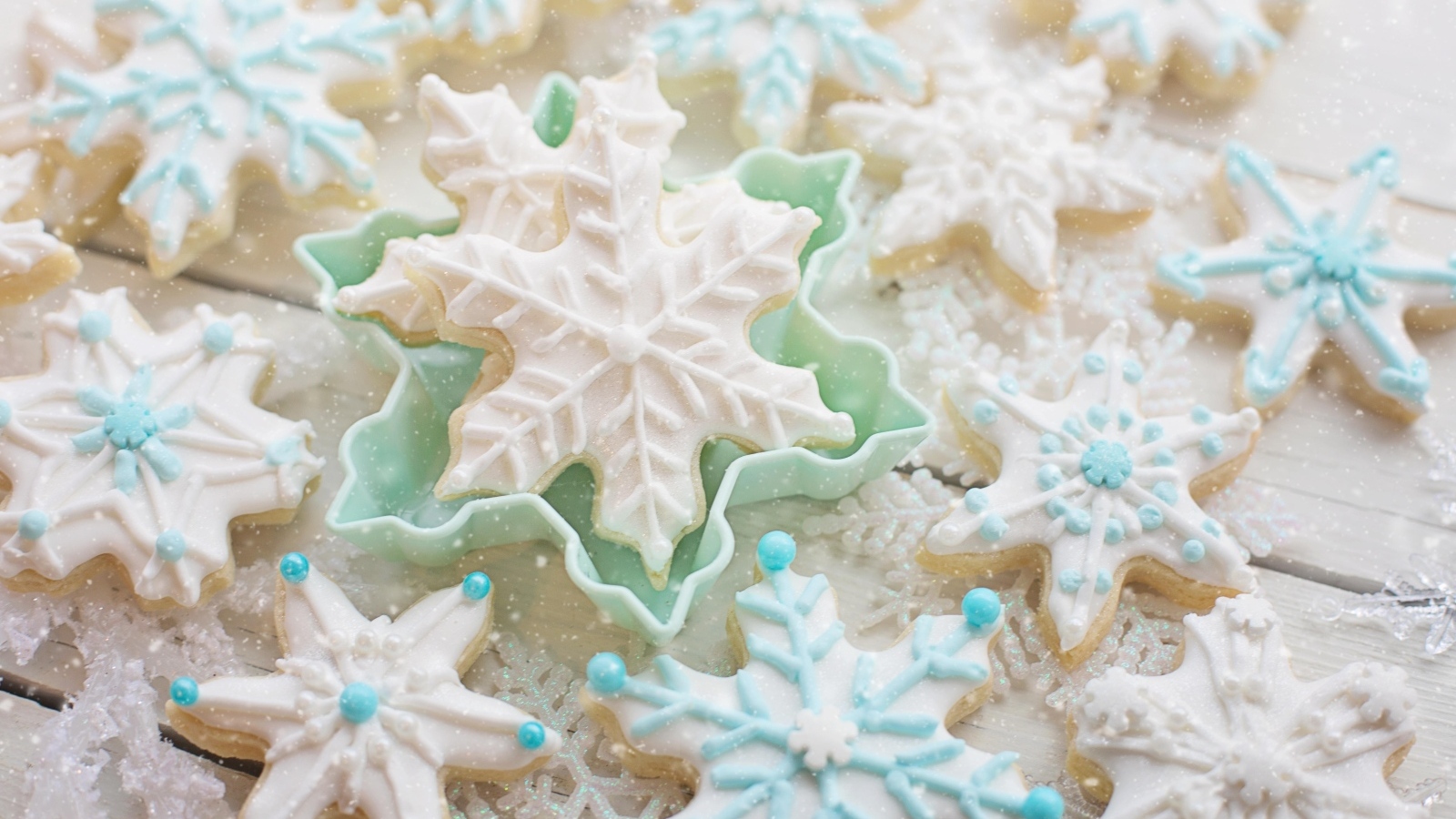 Вкусное сладкое печенье снежинки
