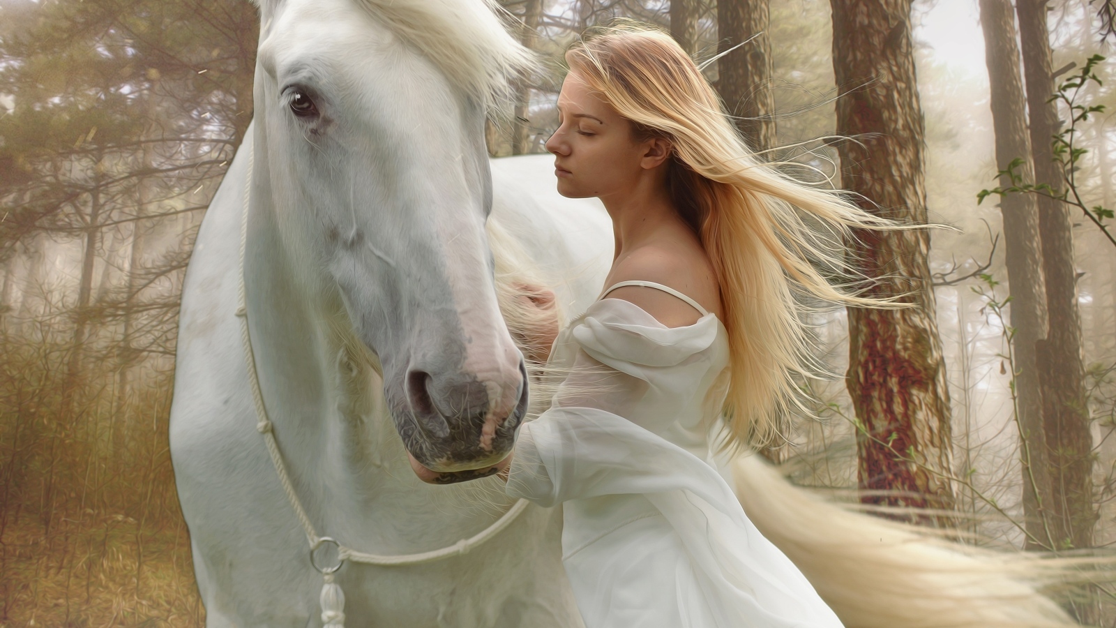 Красивая блондинка с конем в лесу