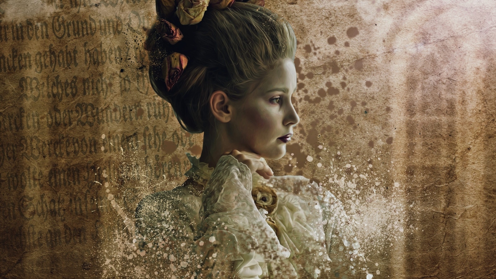 Девушка  в старинном костюме 