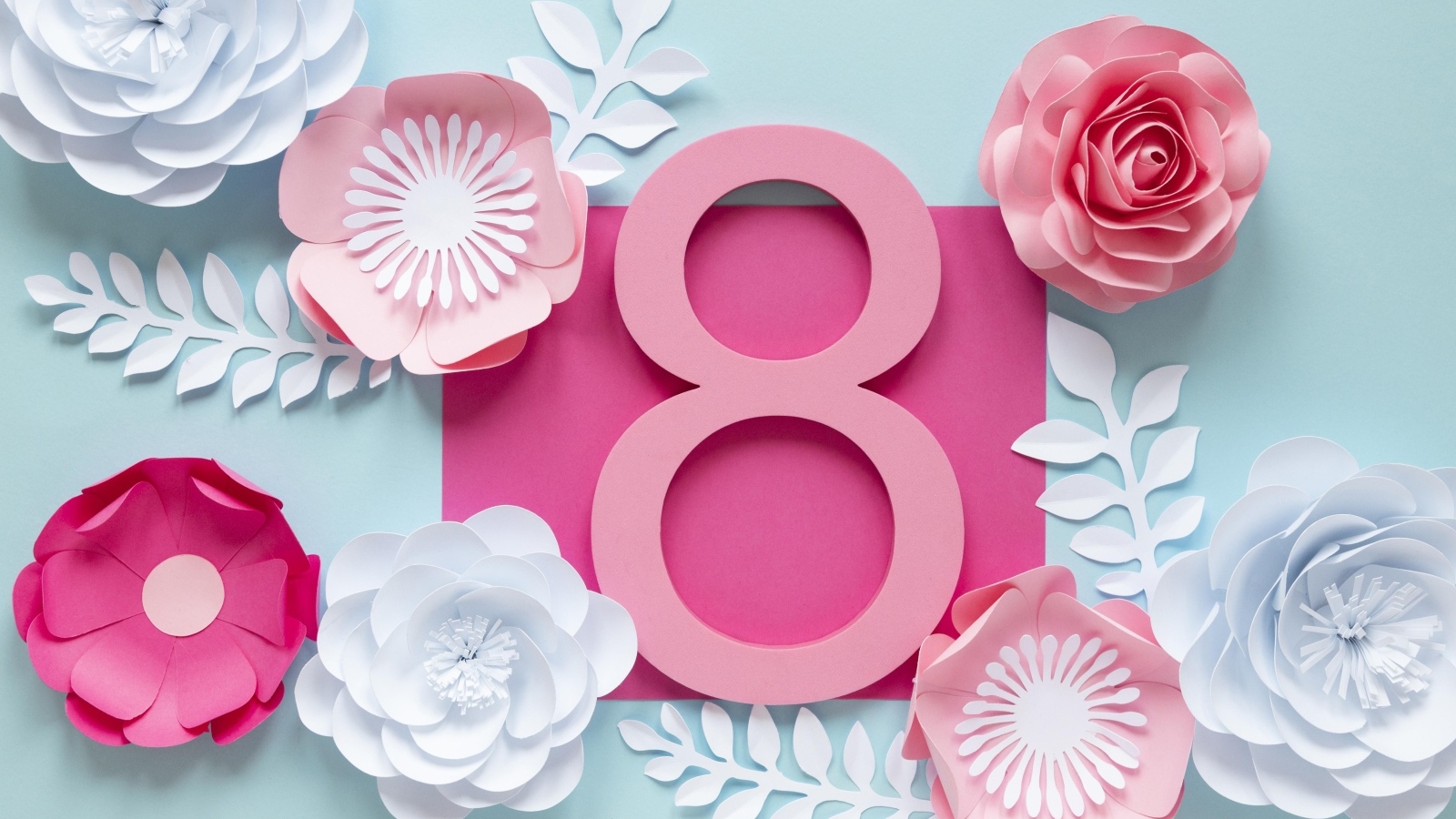 Бумажные цветы на открытке на 8 марта