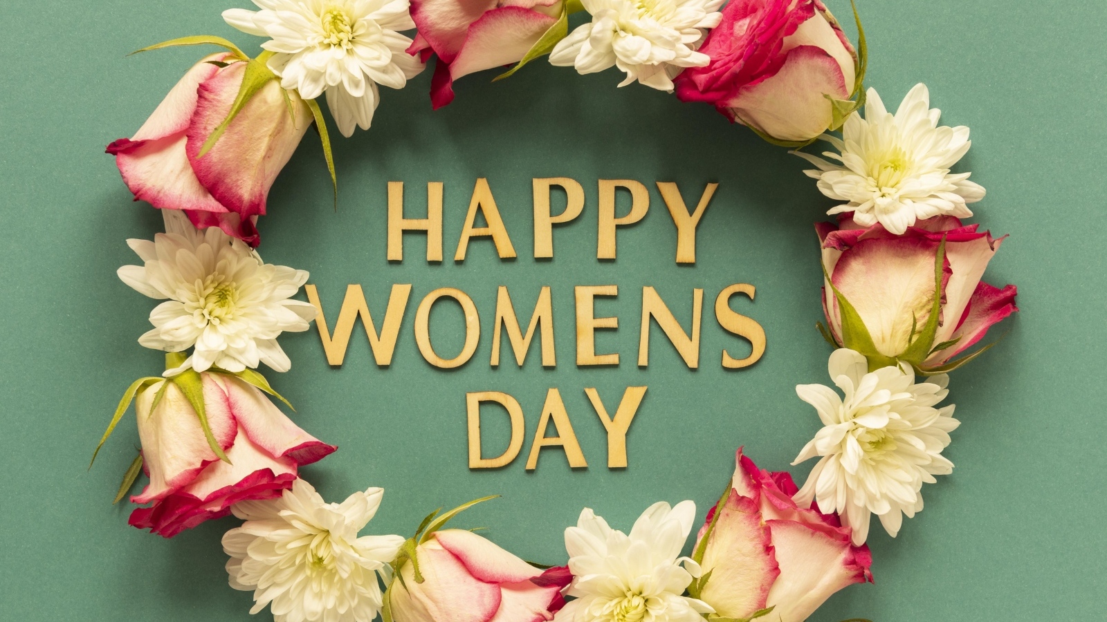 Венок из цветов на международный женский день