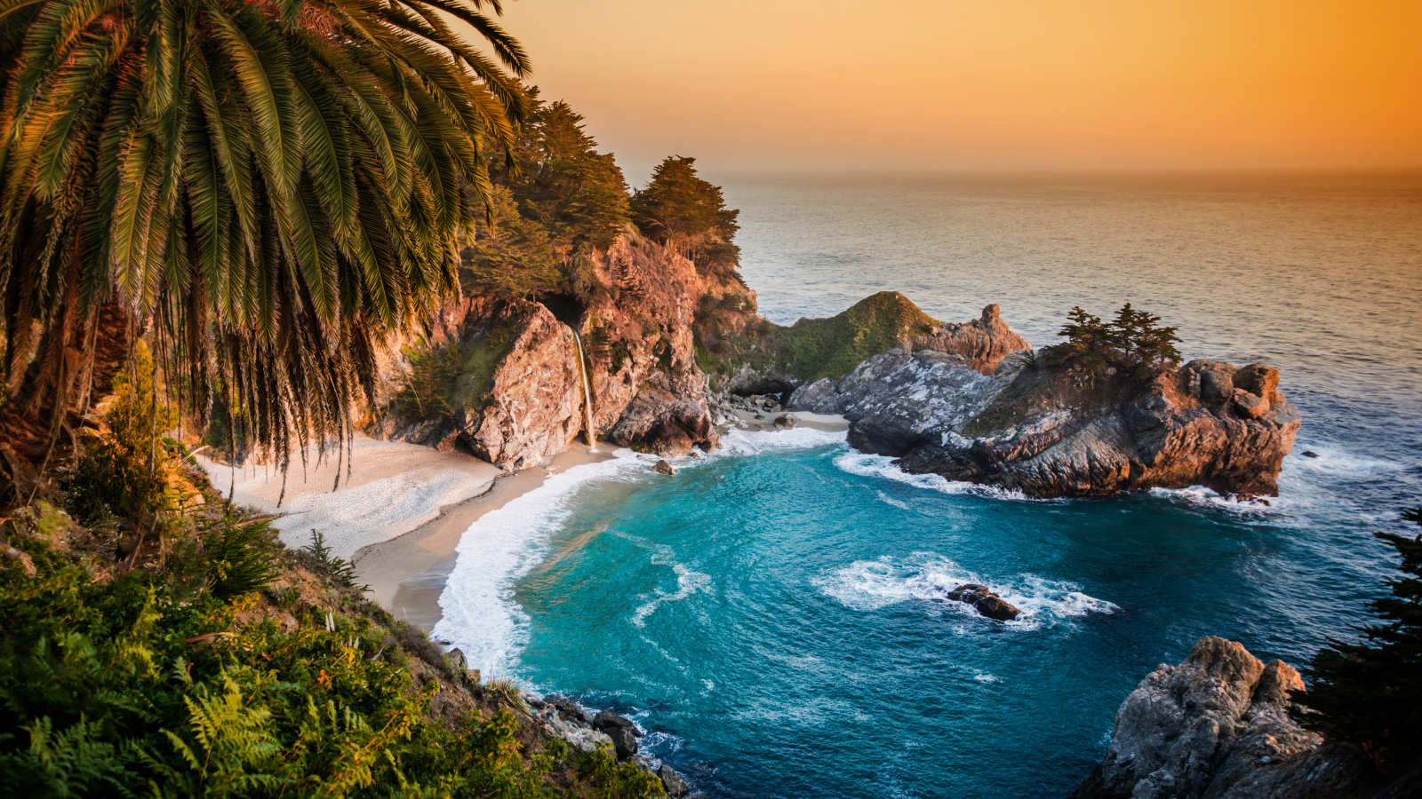 Голубая лагуна с пальмами