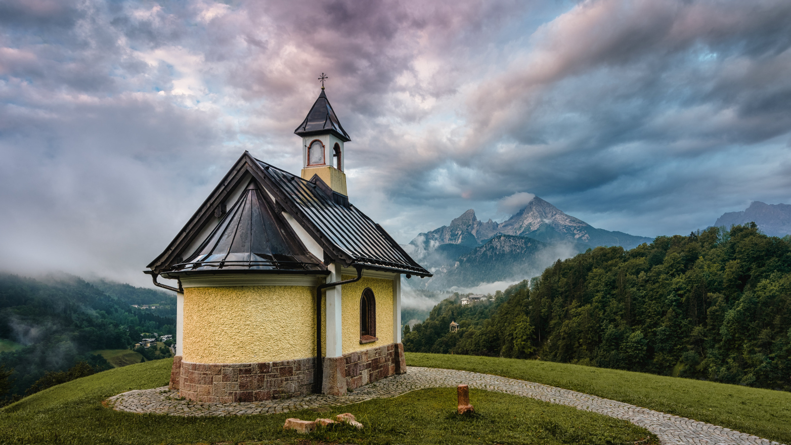 Часовня на вершине горы, Германия