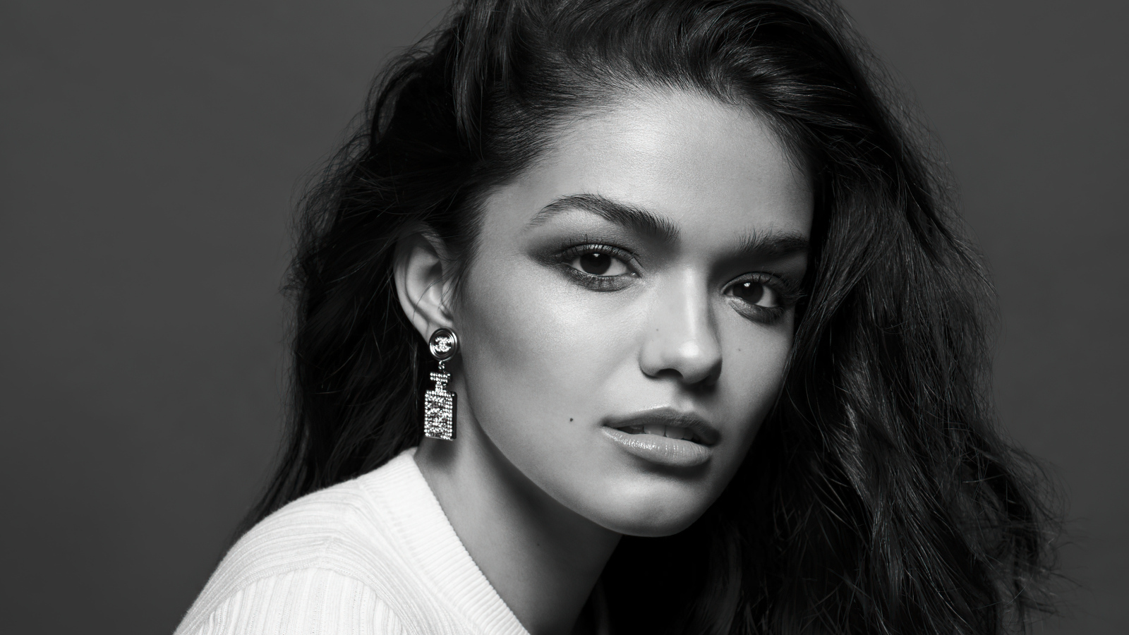 Актриса Рейчел Зеглер лицо крупным планом