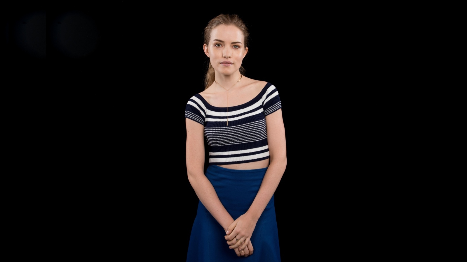 Актриса Уилла Фицджералд на черном фоне