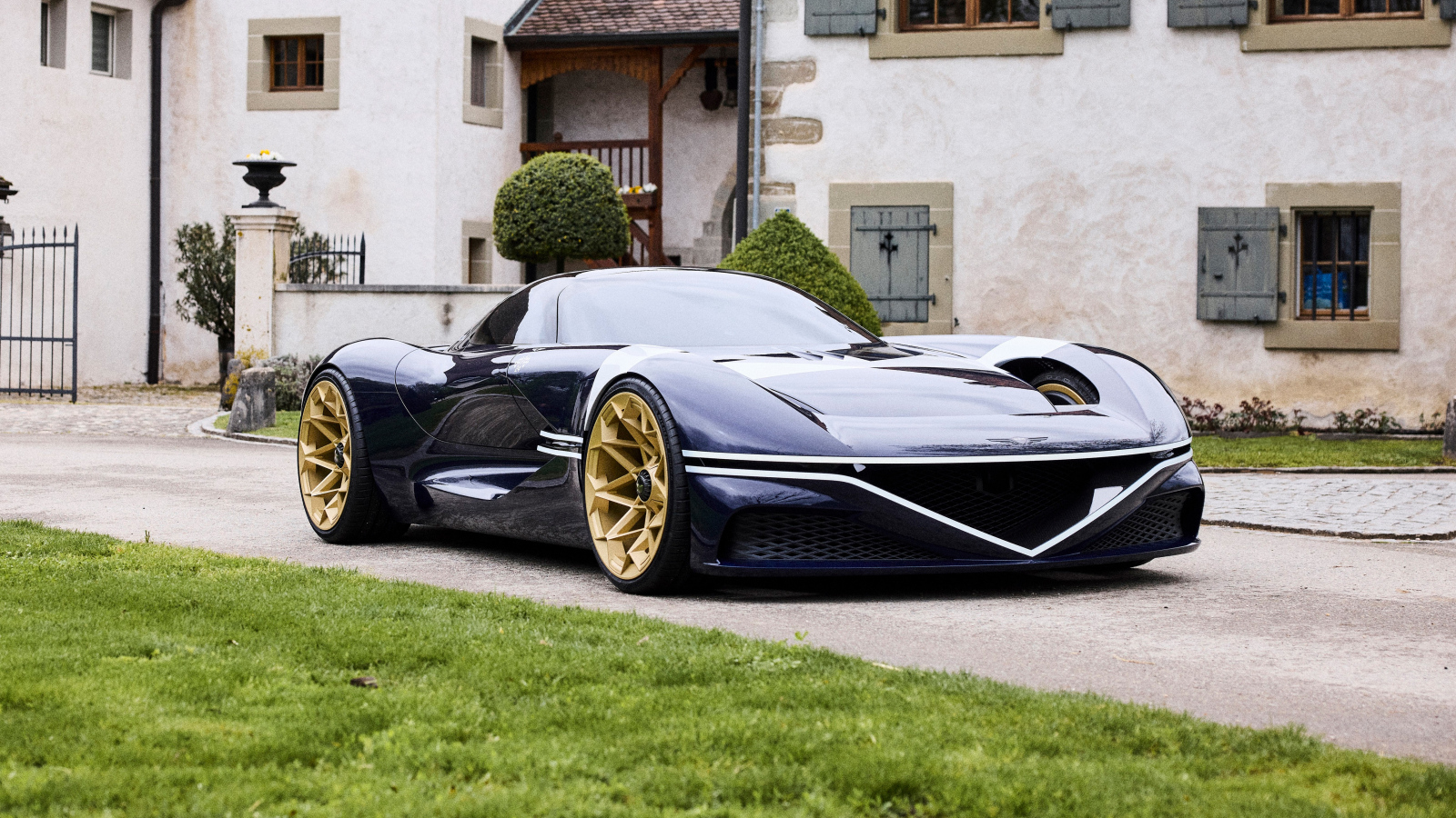 Черный автомобиль Genesis X Gran Berlinetta Tribute 2024  года