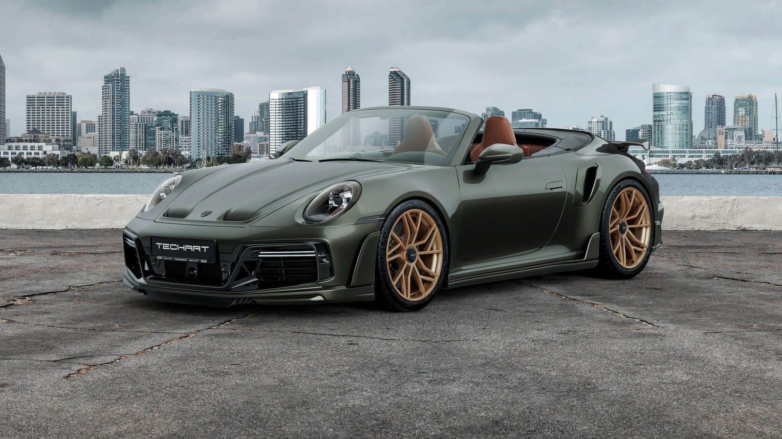 Вид спереди на автомобиль TechArt GTsport Cabrio 2024 года