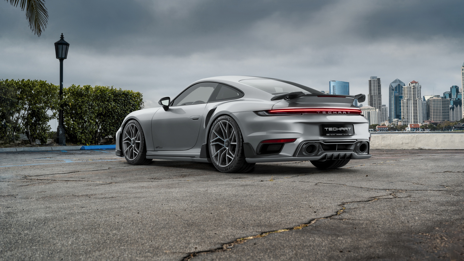 Вид сзади на автомобиль TechArt GTsport 2024 года