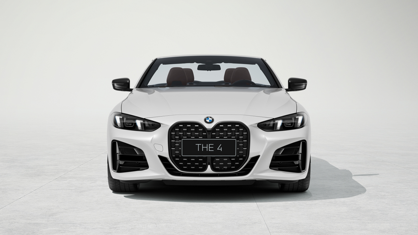 Вид спереди на автомобиль  BMW 430i Cabrio M Sport 2024 года