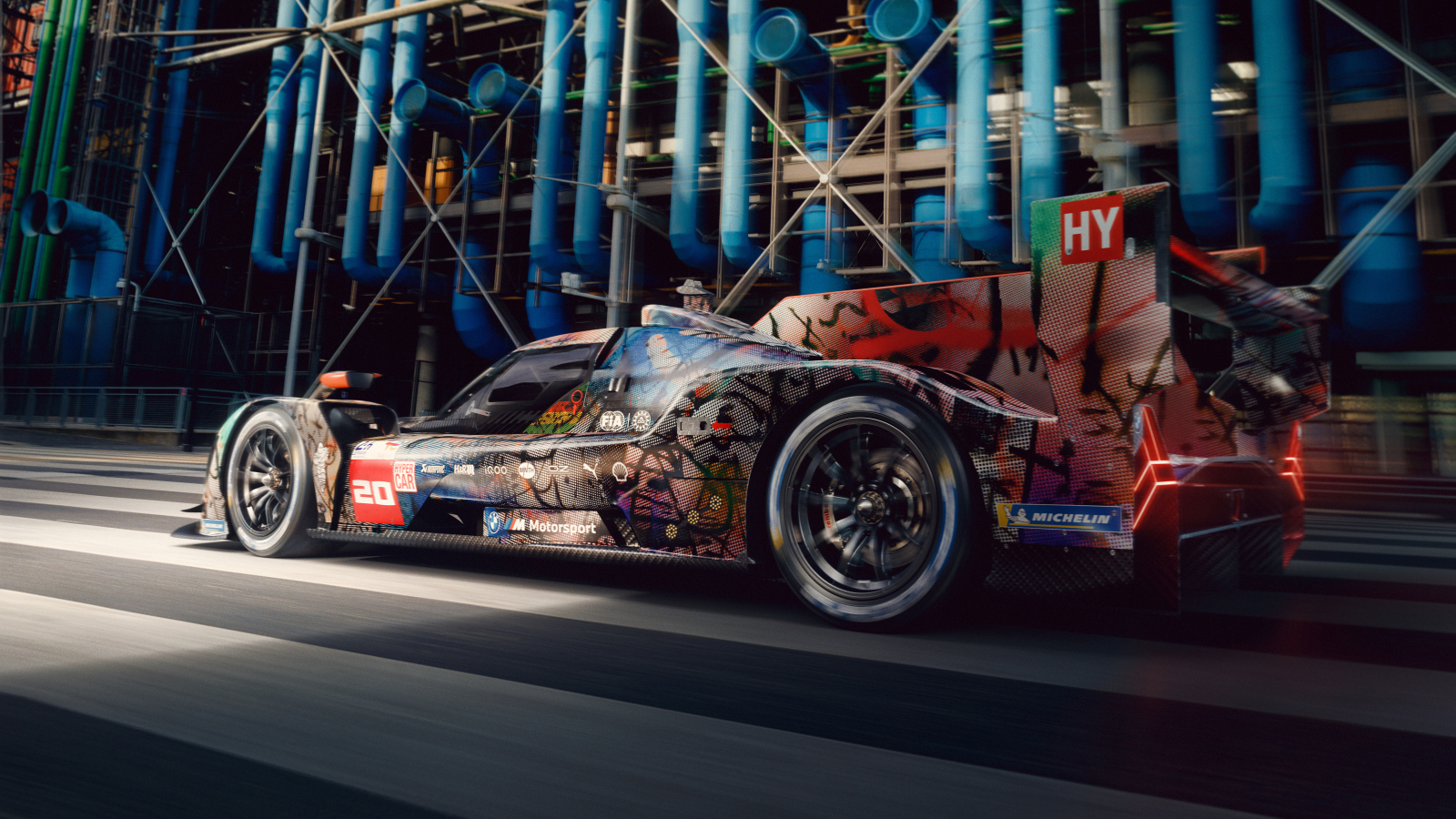 Вид сзади на автомобиль BMW Art Car By Julie Mehretu 2024 года