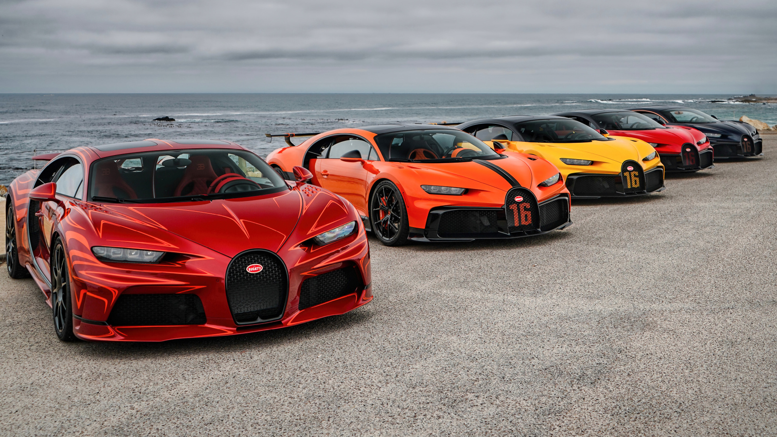 Автомобили Bugatti  у моря