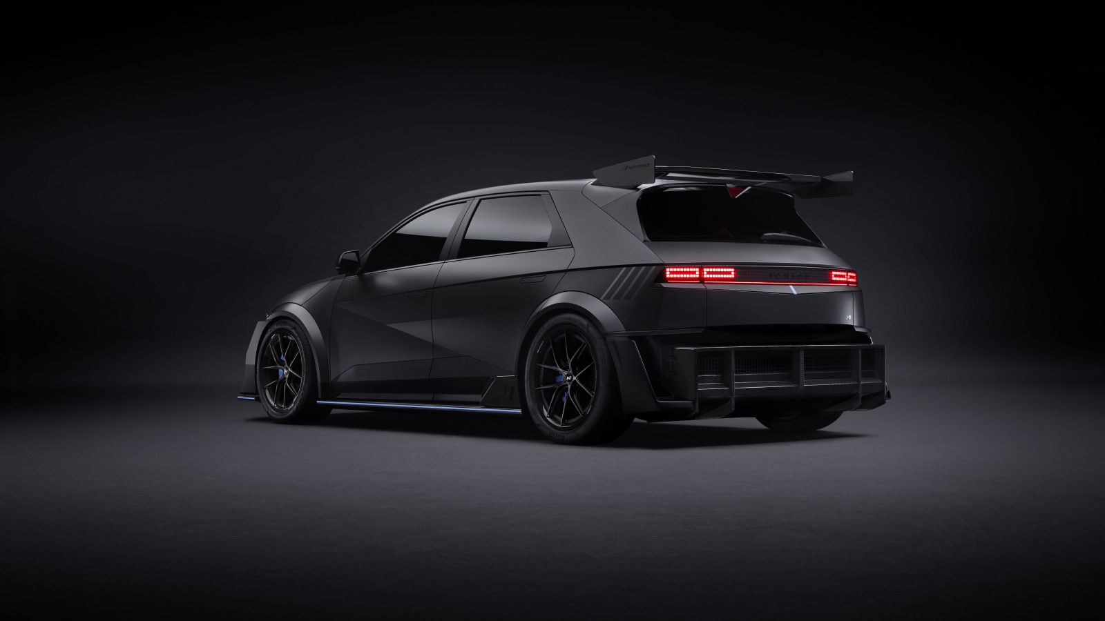 Вид сзади на Hyundai IONIQ 5 N NPX1 Concept 2024 года