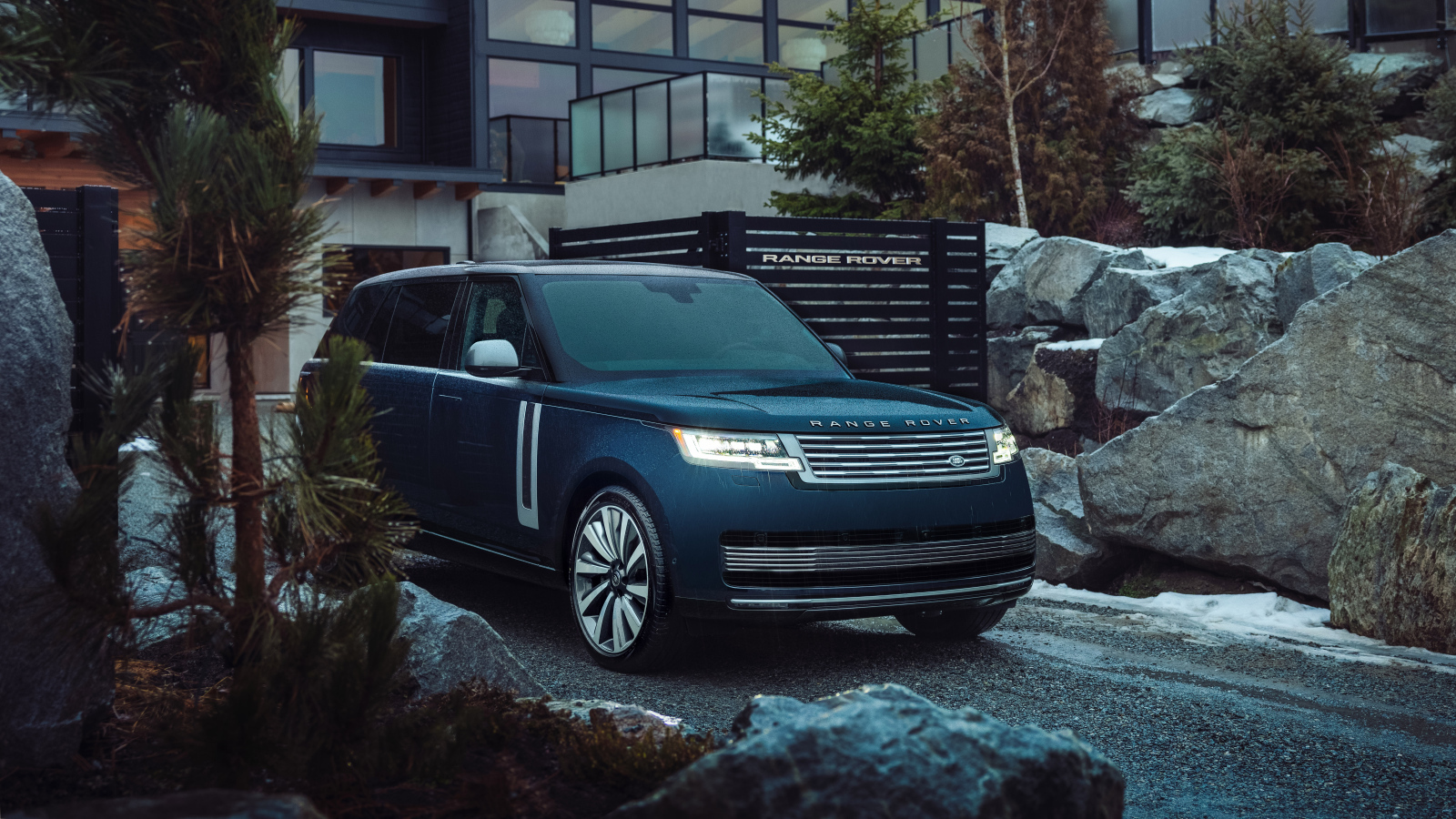 Большой внедорожник Range Rover SV Arete Edition 2024 года