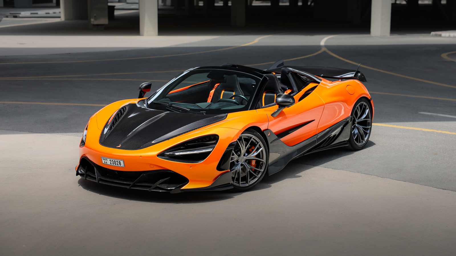 Оранжевый автомобиль TopCar McLaren 720S Spider Fury
