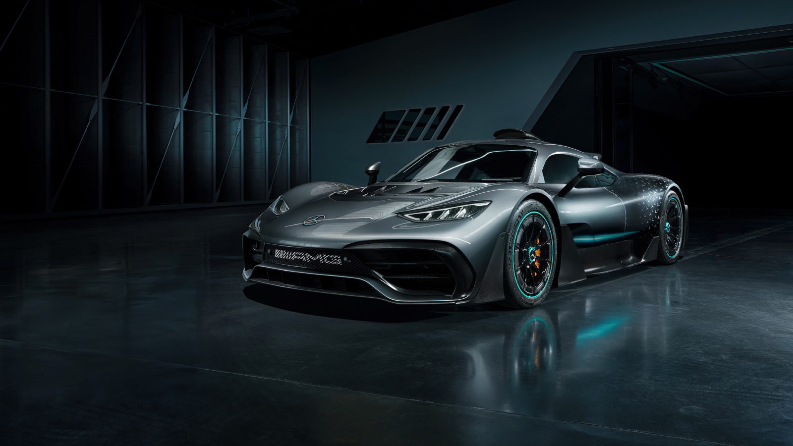 Быстрый спортивный автомобиль Mercedes-AMG ONE