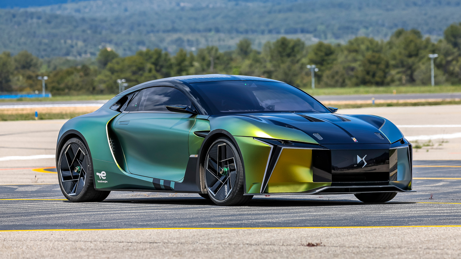 Автомобиль концепт DS E-Tense Performance