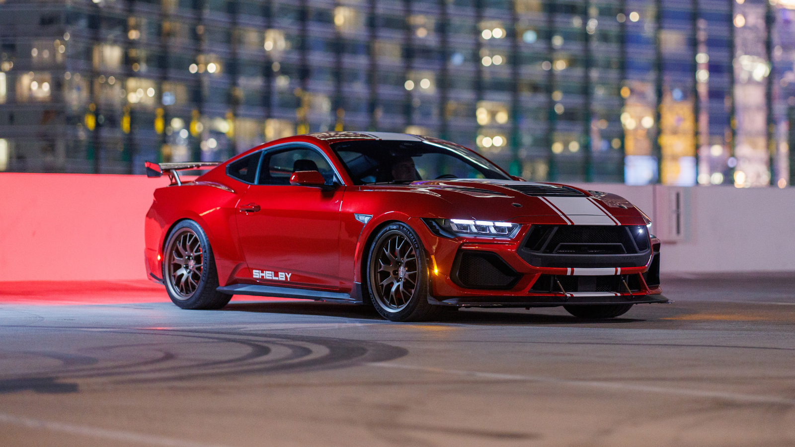 Красный автомобиль  Shelby Super Snake 2024 года