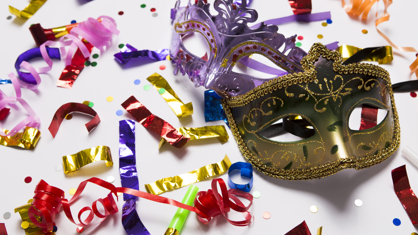 Карнавальная венецианская маска с конфетти 