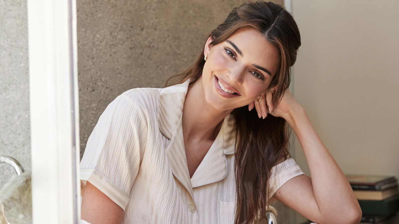 Милая улыбка модели Кендалл Дженнер