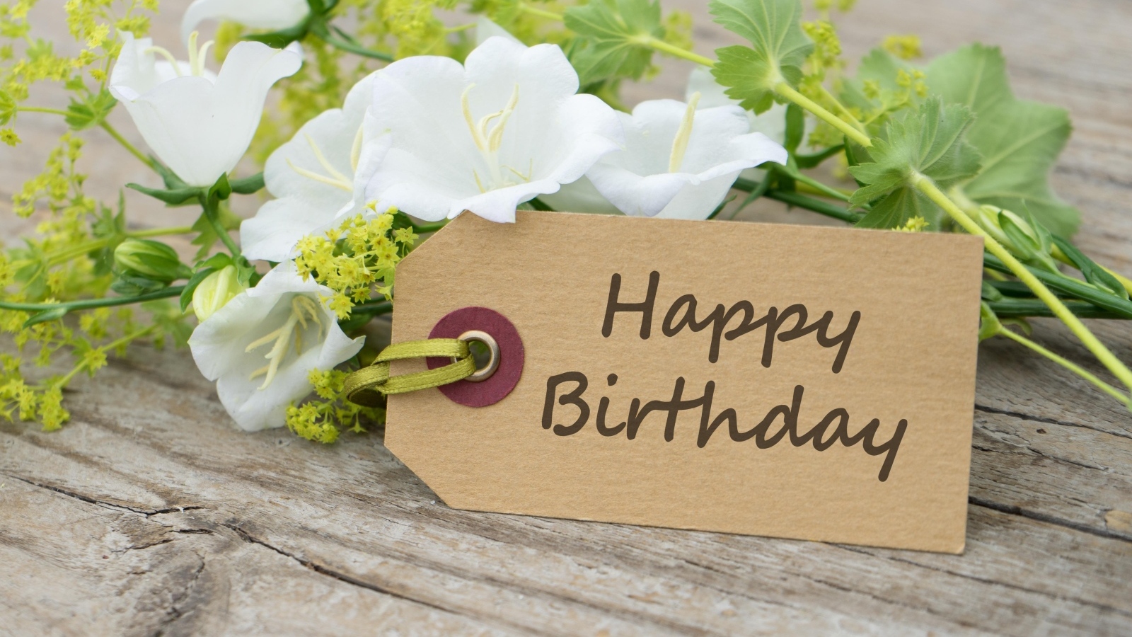 Букет белых цветов на день рождения