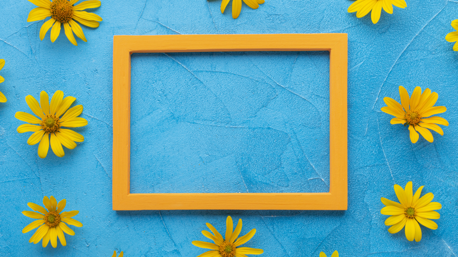 Рамка для фото с желтыми цветами на голубом фоне
