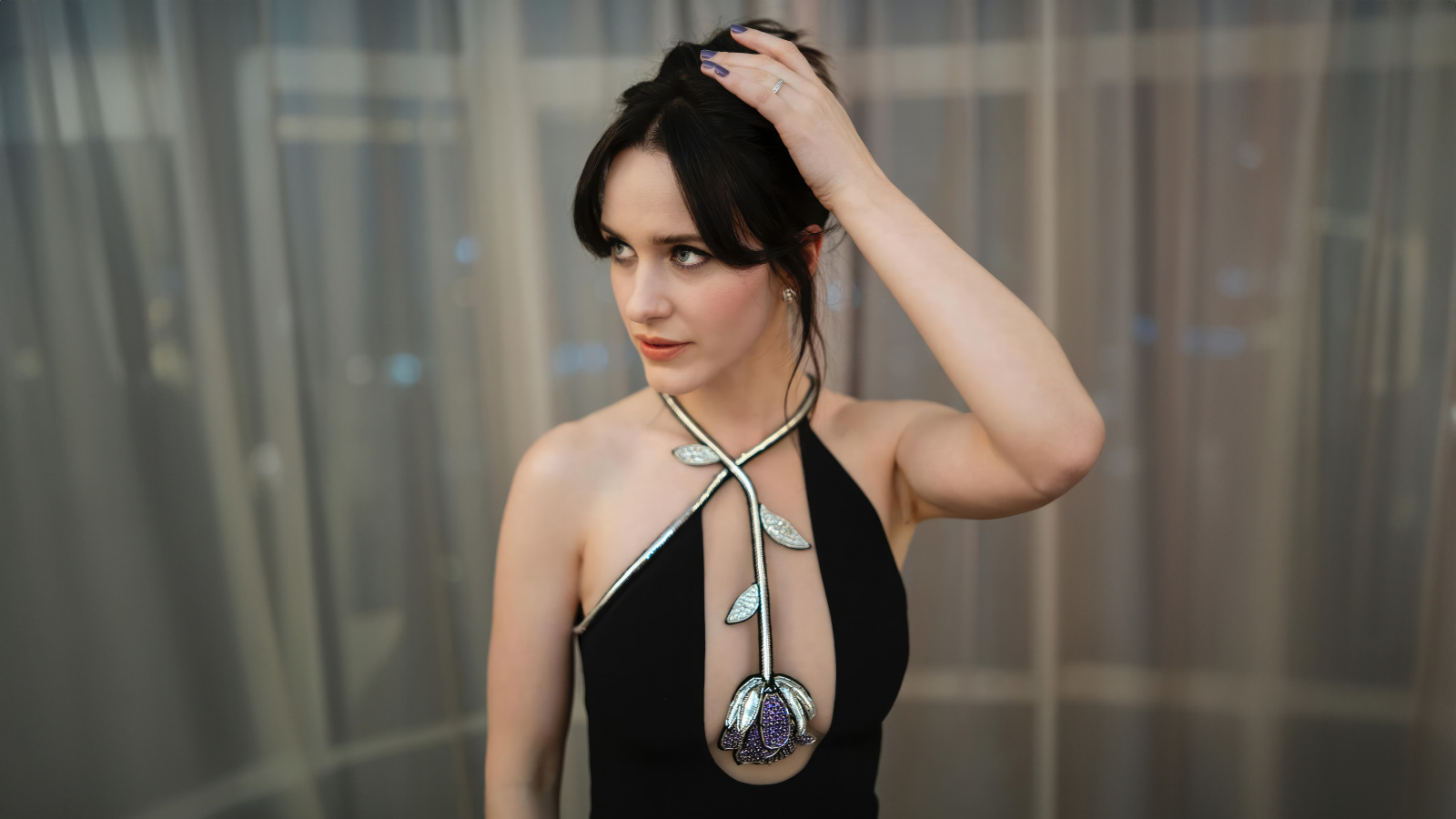 Красивое платье актрисы Рэйчел Броснахэн