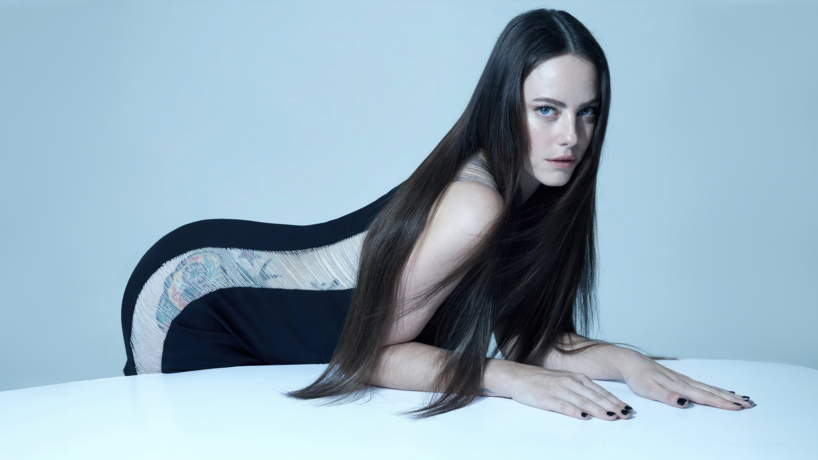 Молодая девушка актриса Кая Скоделарио