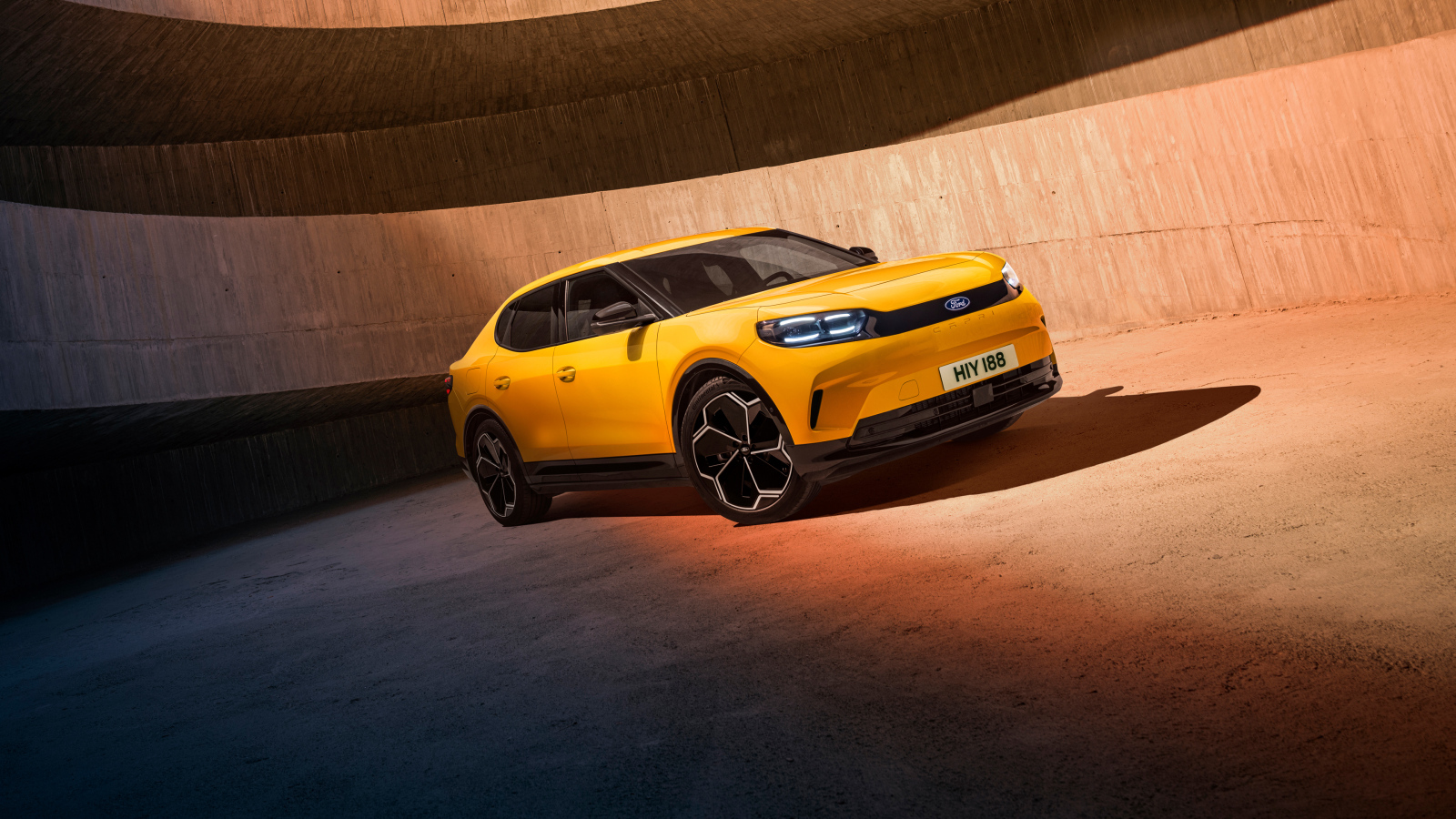 Электрический внедорожник  Ford Capri 2024 года