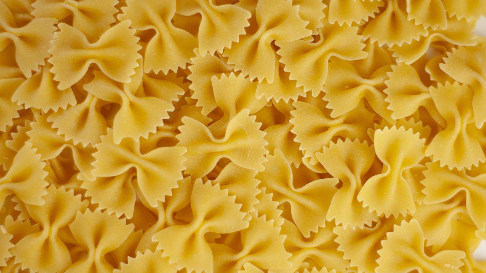 Макароны бантики крупным планом