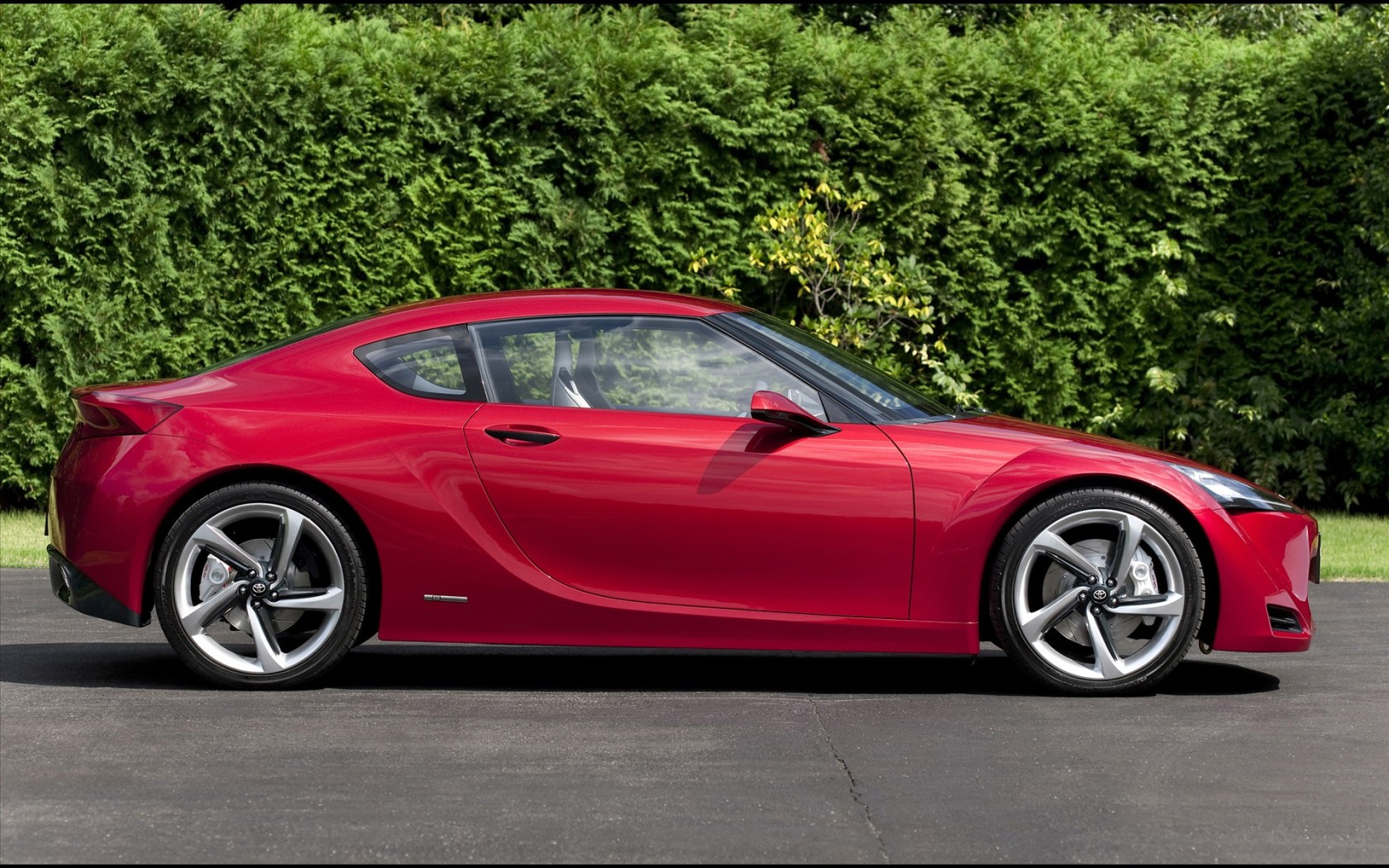 Красный авто