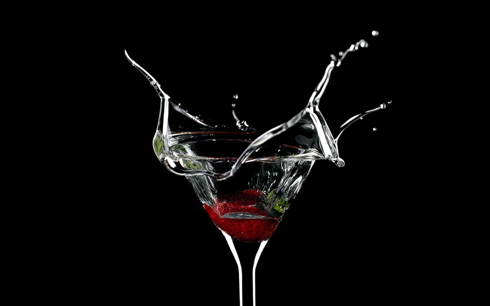 Клубничка в бокале