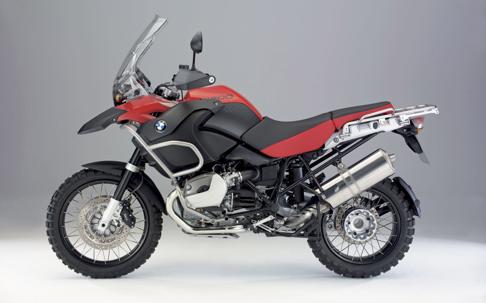 Мотоцикл BMW / Байк BMW вид слева