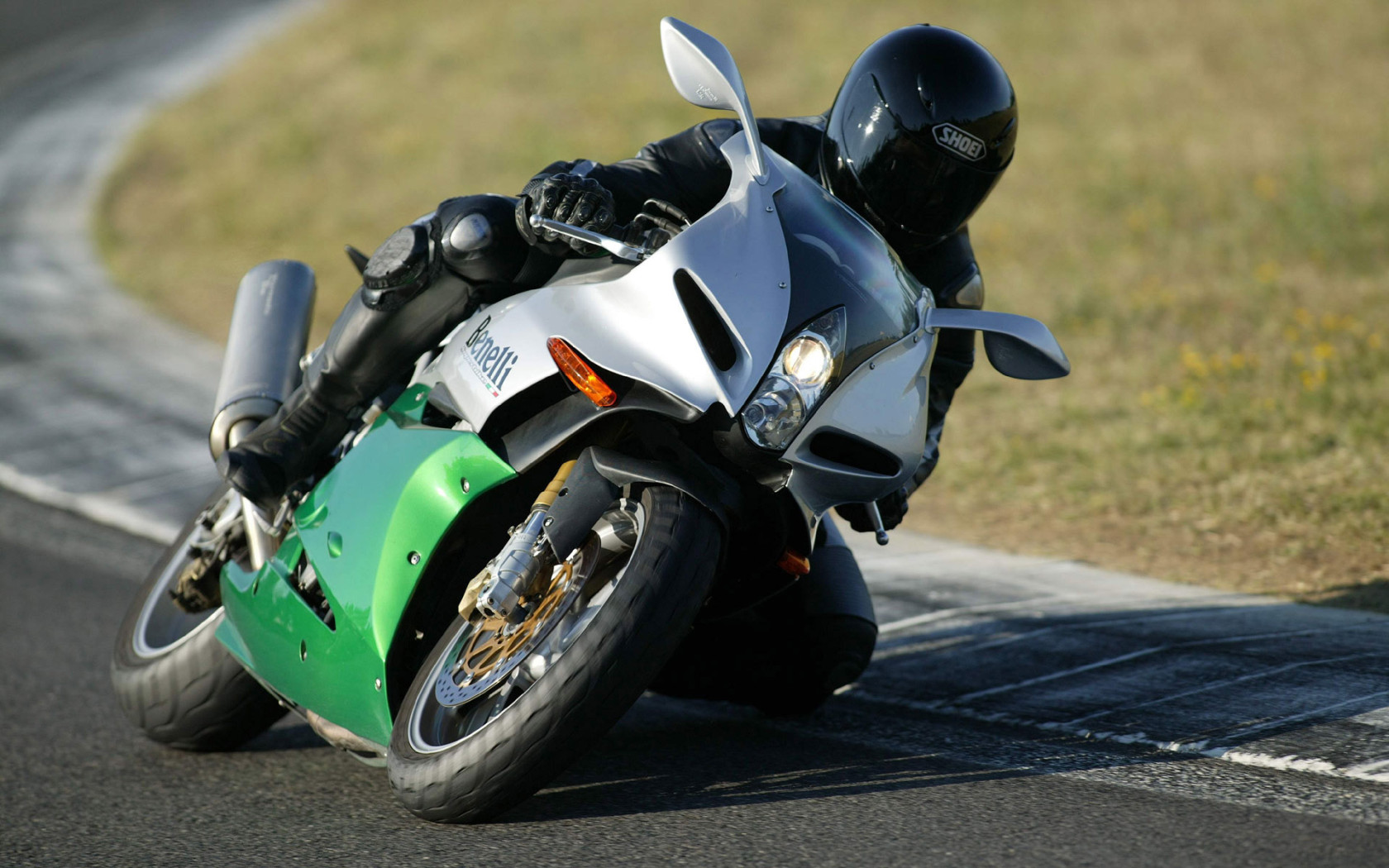 Зеленый спорт байк