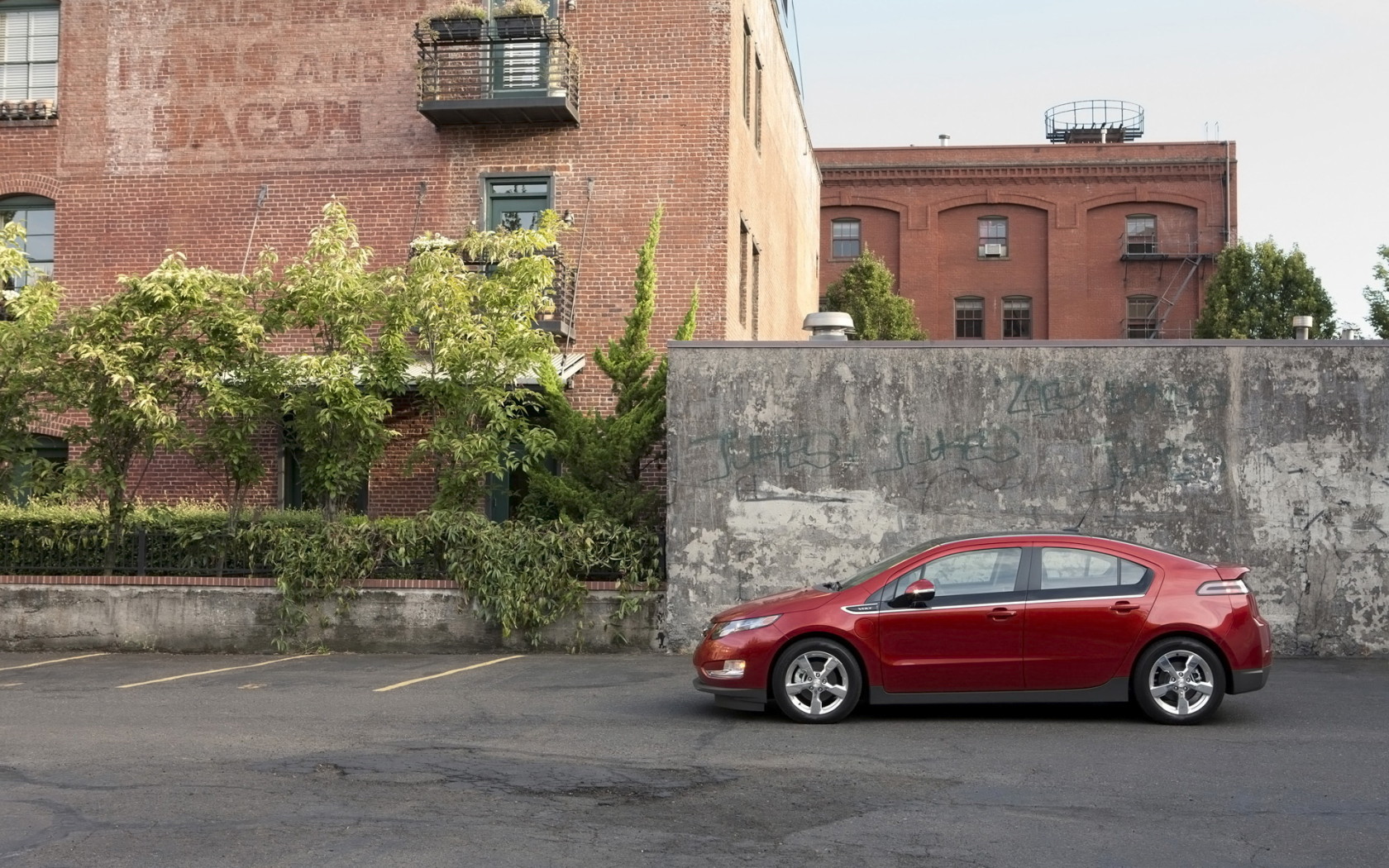 красный Шевроле Волт