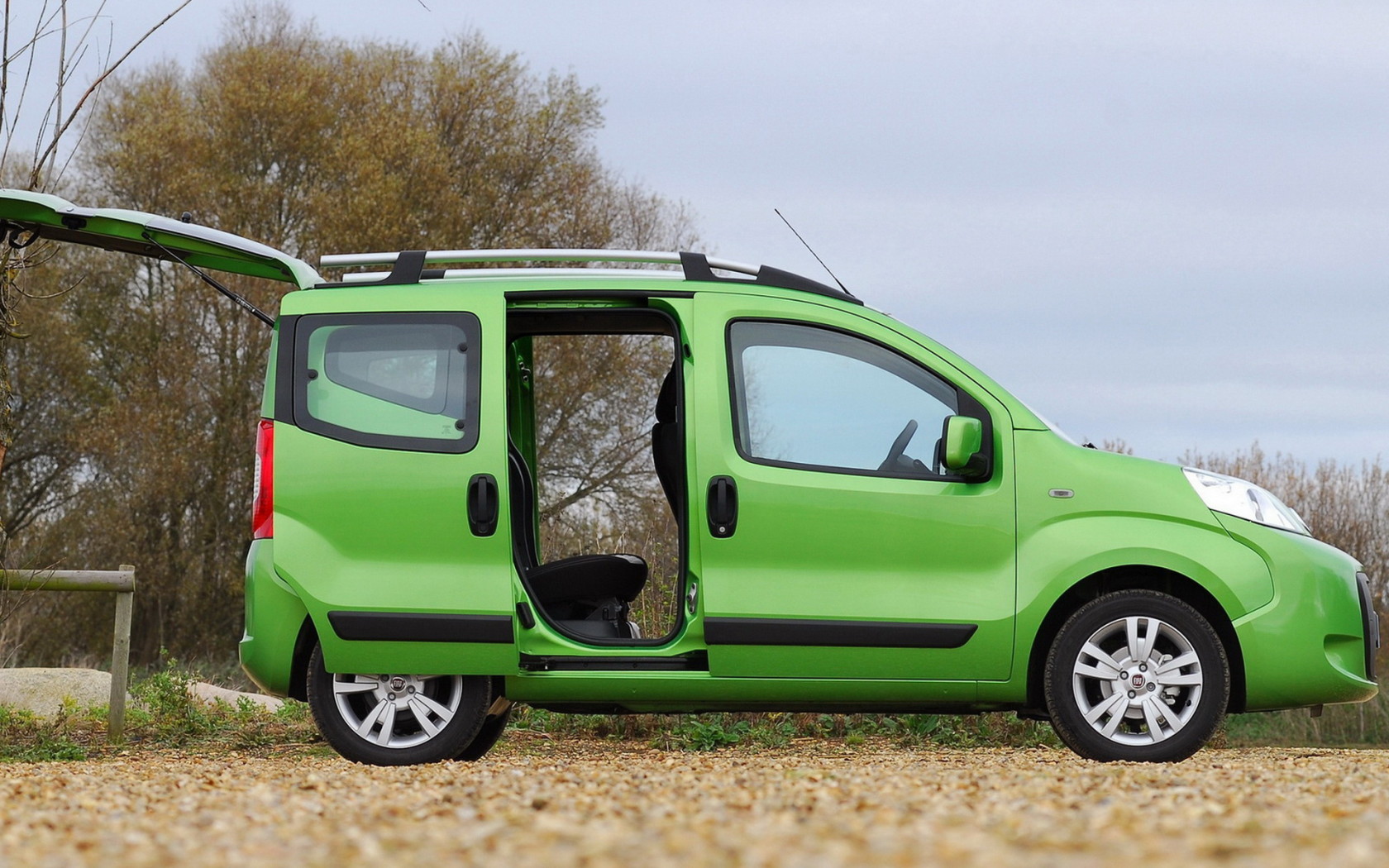 Фиат Фиорино с открытыми дверьми