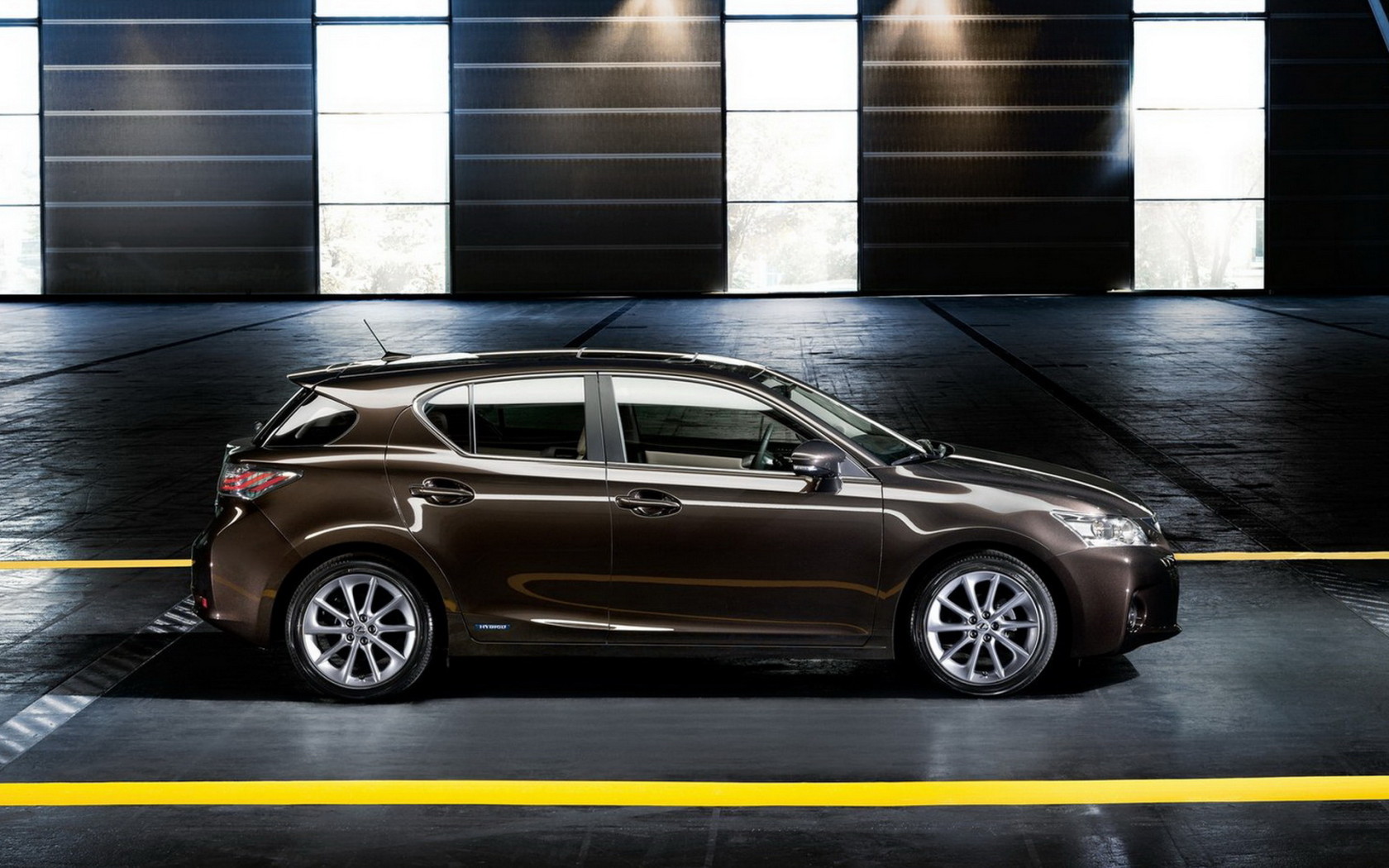 Лексус CT 200h