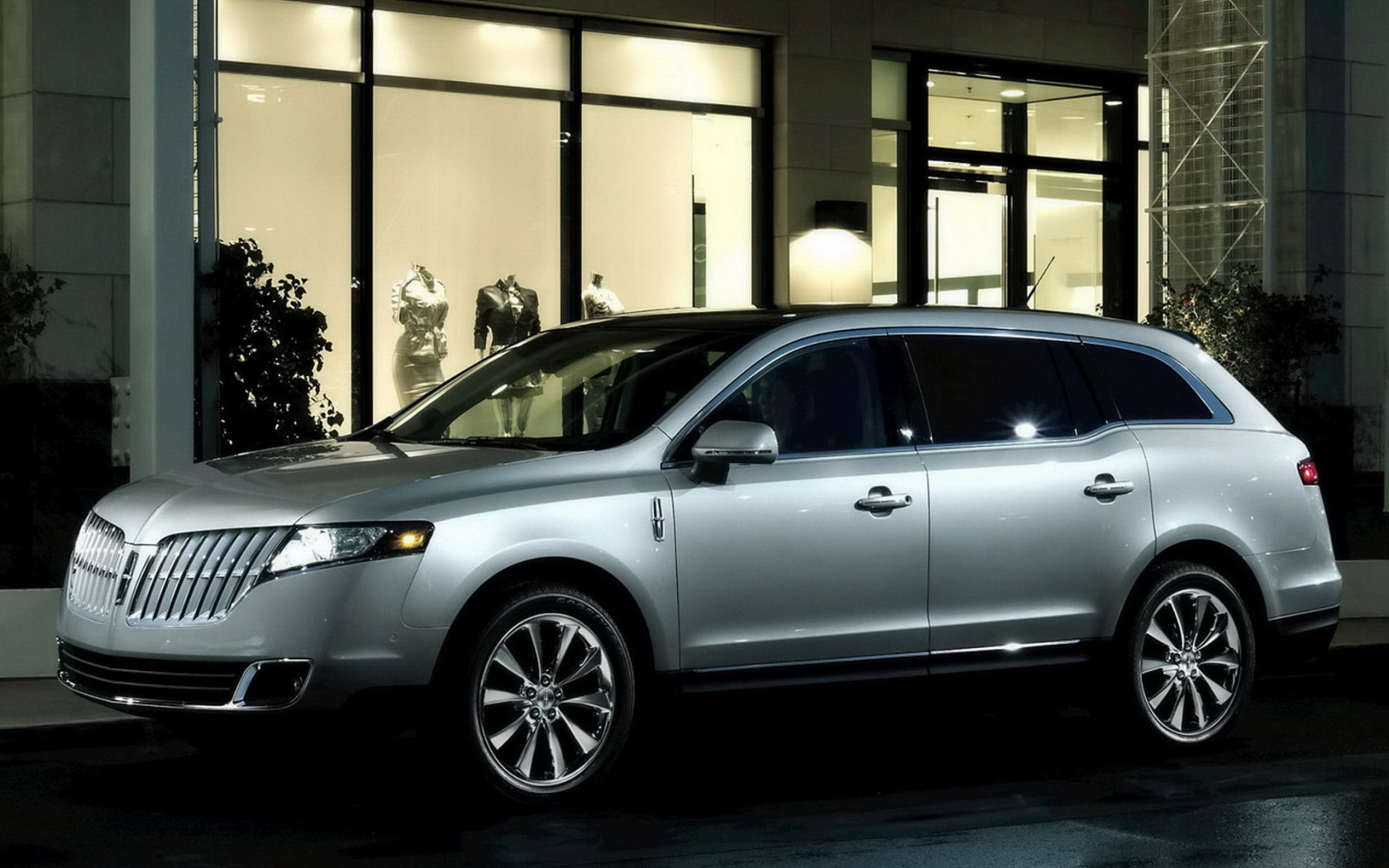 Новый Линкольн МКТ