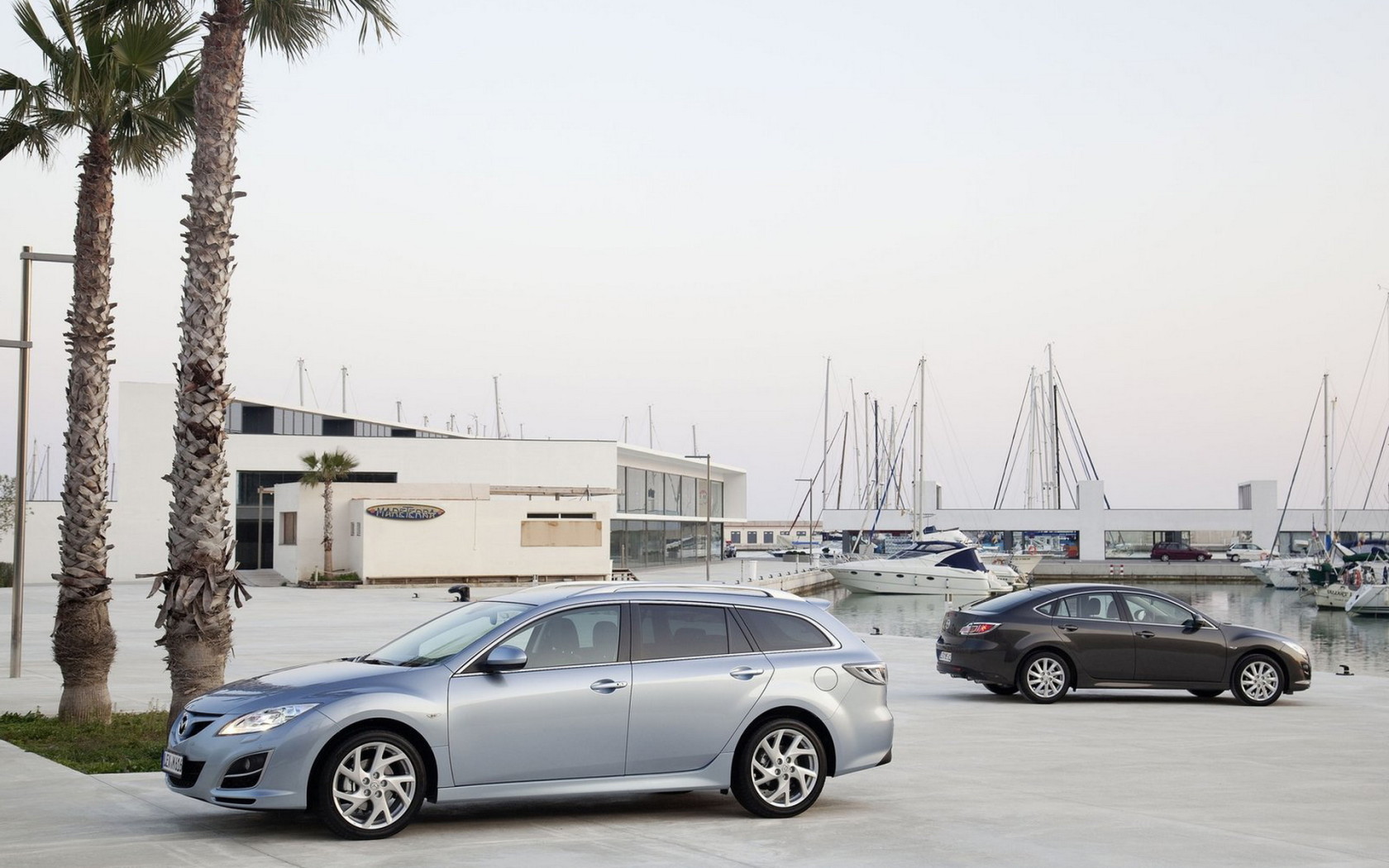 Стремительная Мазда 6 универсал