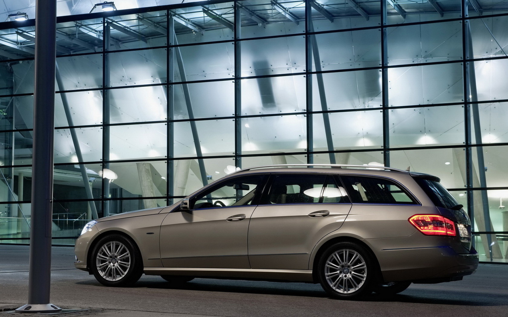 Мерседес Бенц E250